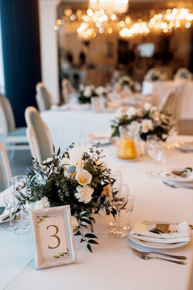 wedding decor with natural flowers and elements