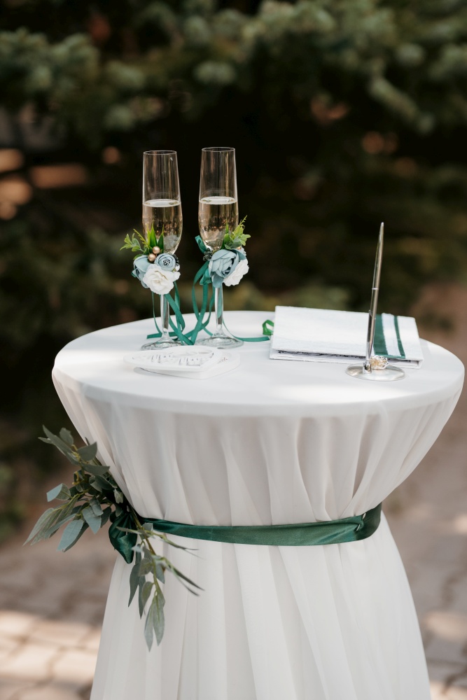 wedding glasses for wine and champagne from  white crystal