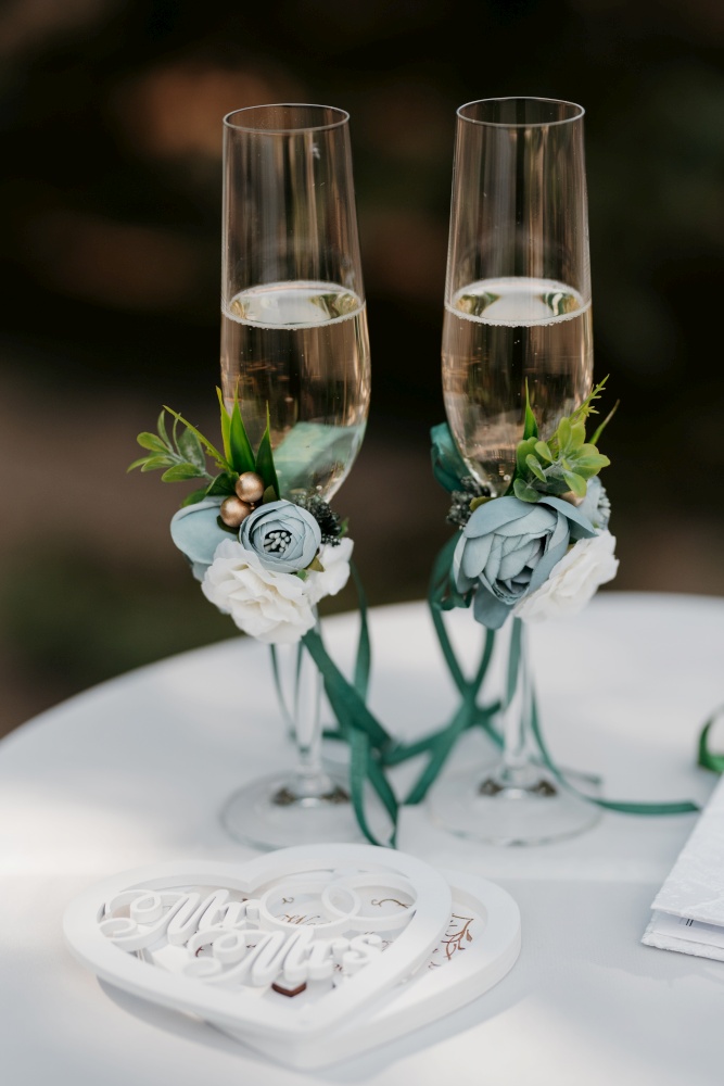 wedding glasses for wine and champagne from  white crystal