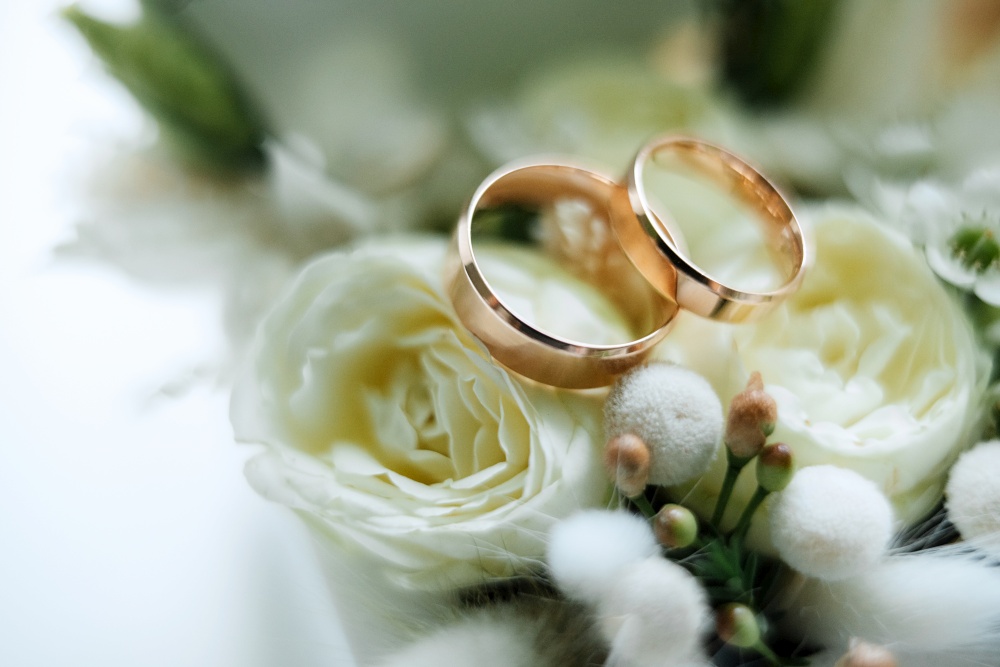 wedding rings with a wedding decor