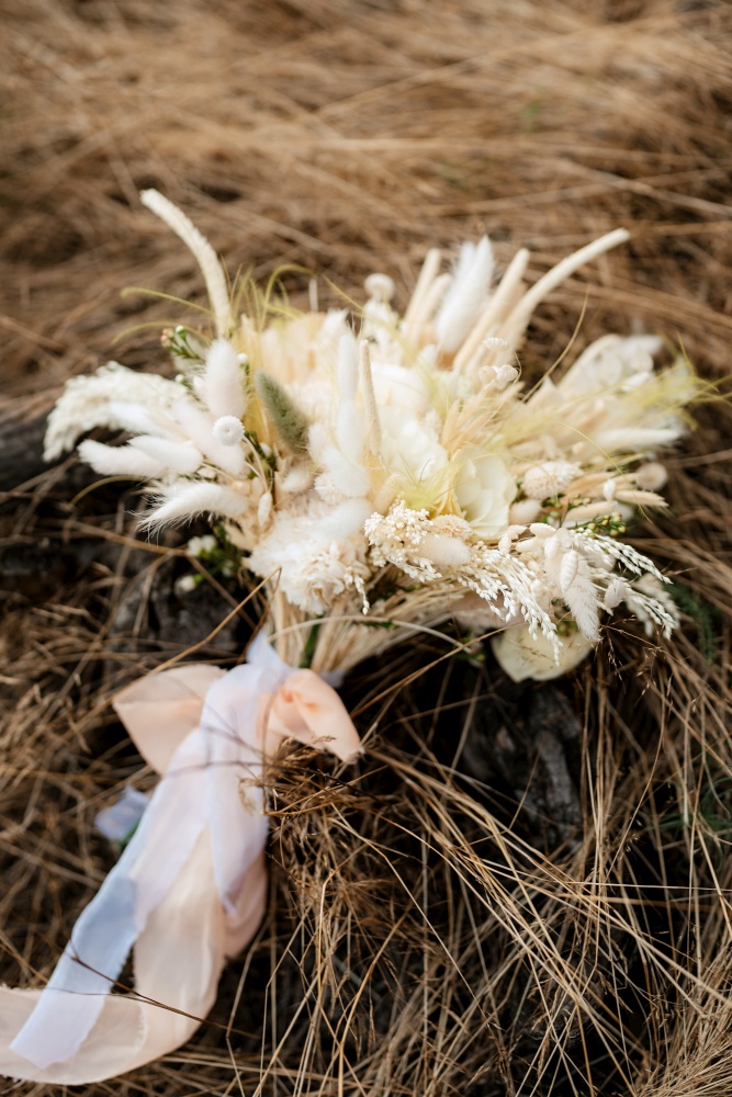 bridal bouquet of dried wildflowers and dried flowers