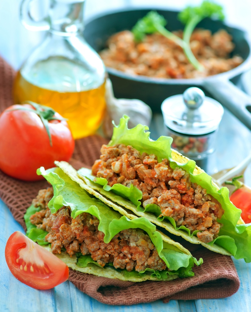 taco with minced meat and tomato sauce