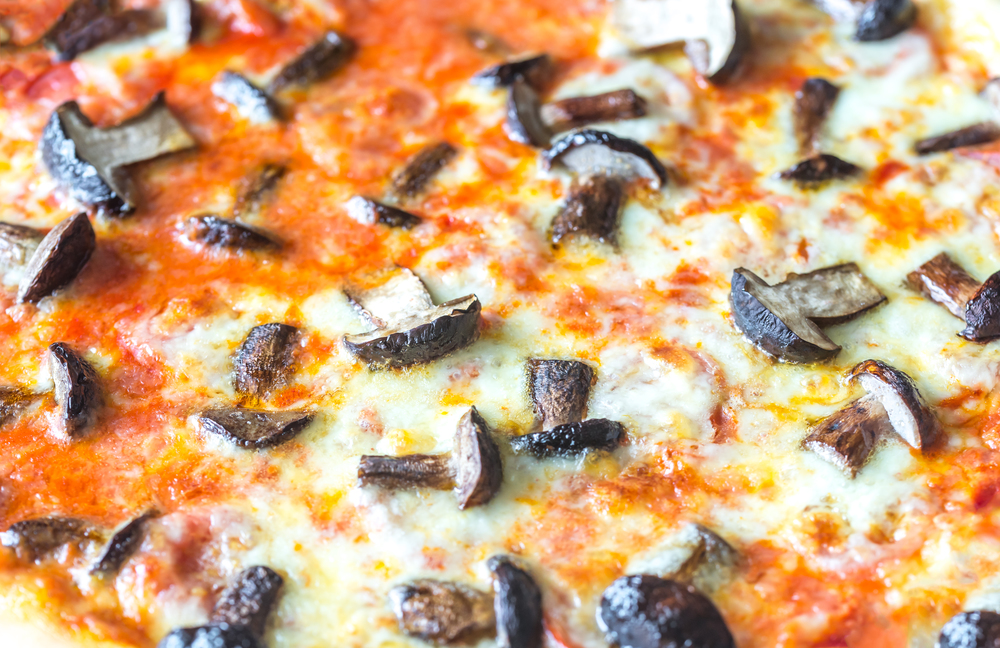 Pizza with porcini mushrooms