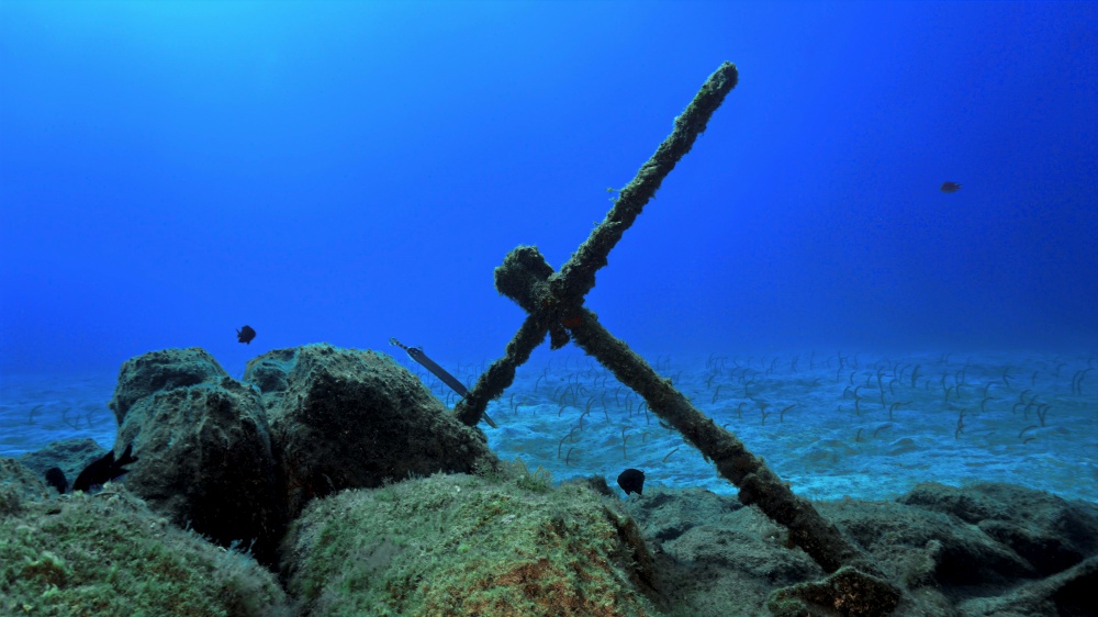 Anchor underwater