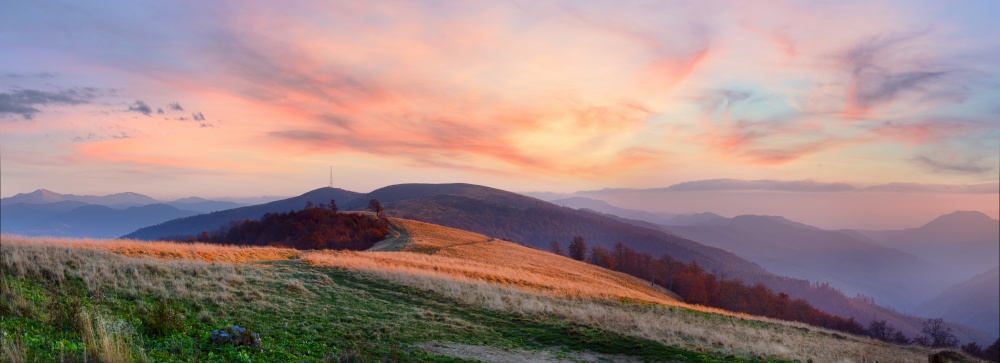 Autumn sunset mountain panorama (Carpathian, Ukraine).