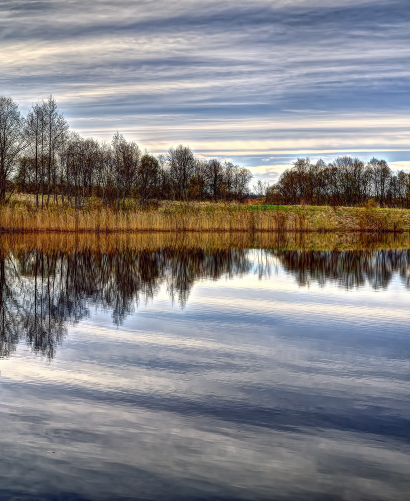 Karvys lake in Vilnius municipality, near Maichiogala. Lake borders village Karvys .