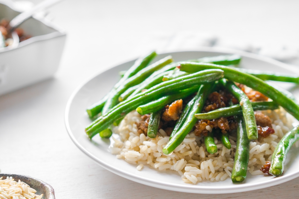 Meat with rice and green beans