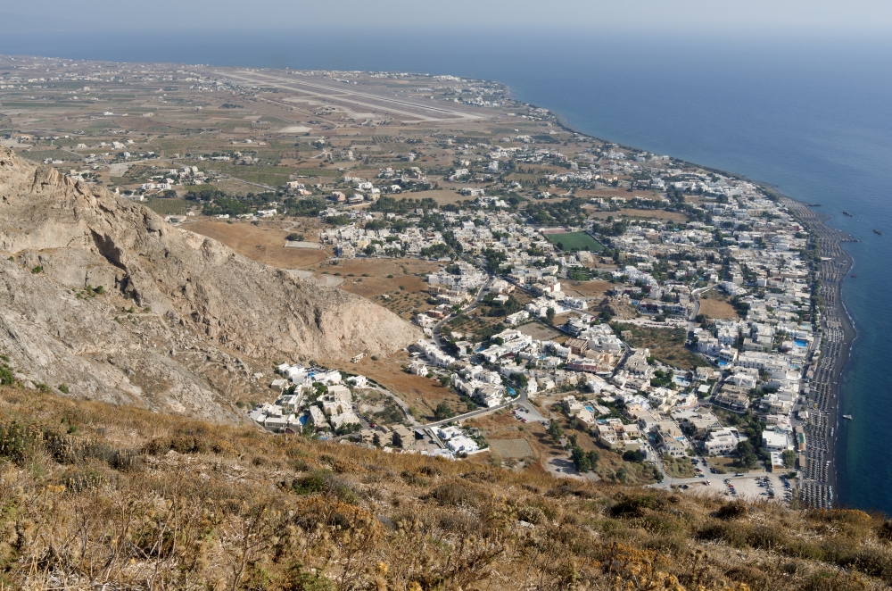 View of Kamari on the island Santorini.